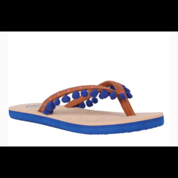 NAVY POM POM FLIP FLOPS - Picture 2 of 3